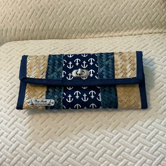 Handwoven Straw‎ Clutch By Ruth Smith Creations from Bahamas - Picture 1 of 4